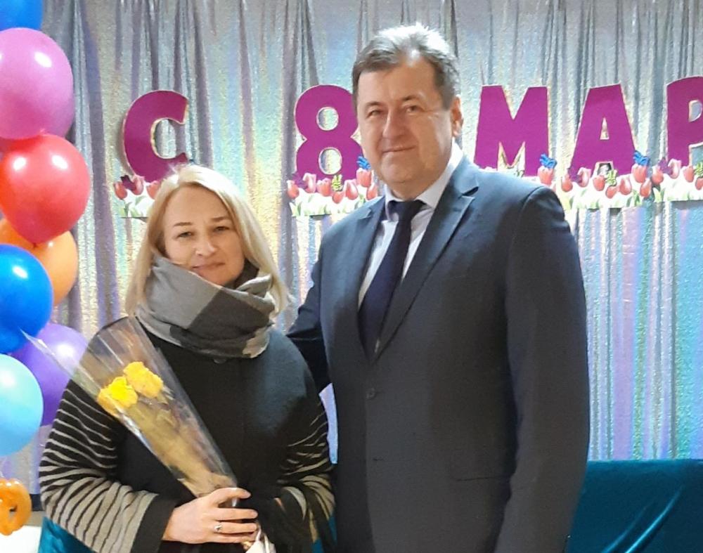 С праздником весны!