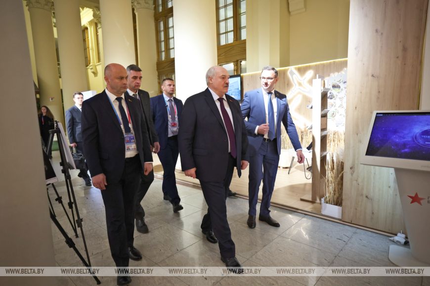 Глава государства посетил Белорусский павильон на ВДНХ Глава государства посетил Белорусский павильон на ВДНХ