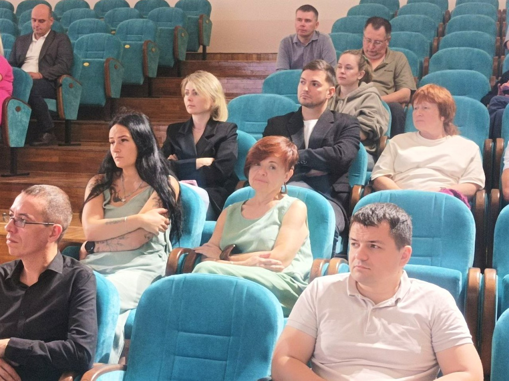 4.jpg 4.jpg
